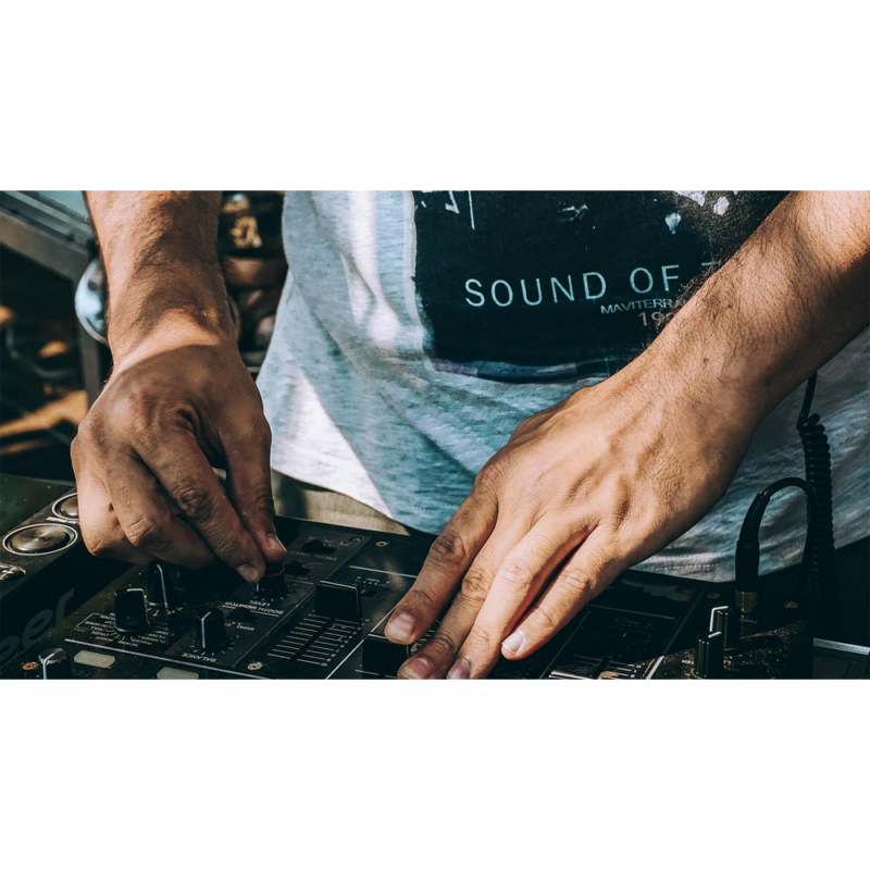 Hinterhalt-Party-Feier-DJ
