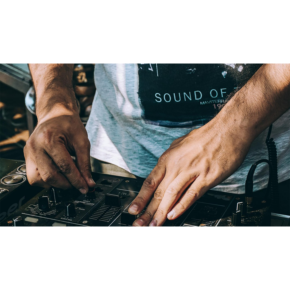 Hinterhalt-Party-Feier-DJ
